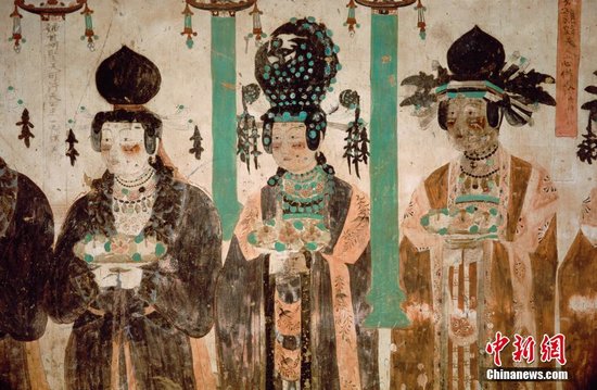 敦煌莫高窟--古丝路上的佛教宝库