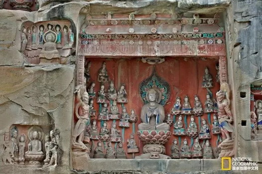 罕见的双头佛像,藏四川深山、诉信佛精诚