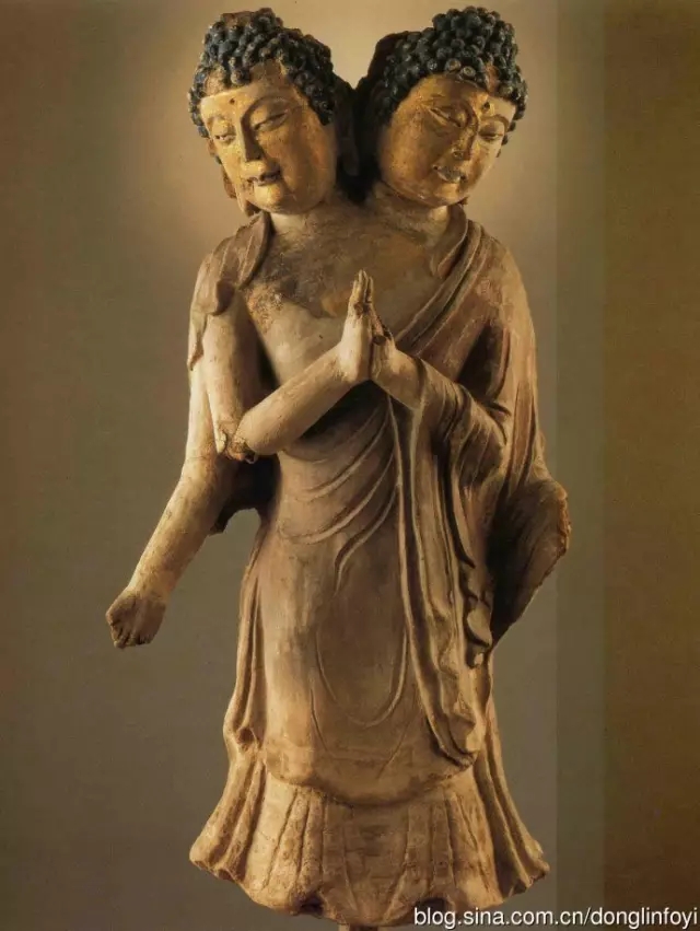 罕见的双头佛像,藏四川深山、诉信佛精诚