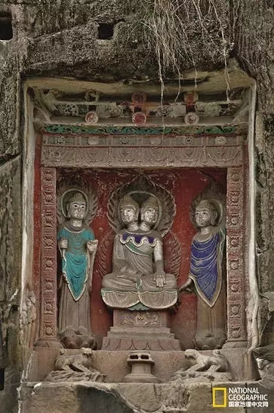 罕见的双头佛像,藏四川深山、诉信佛精诚